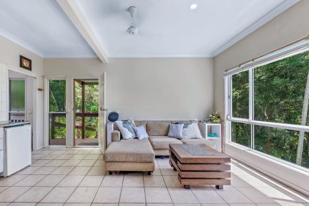 Rainforest Retreat - Multi-Level Home with Stunning Ocean Views - Pool & Yard Maintenance Included! - Photo 2