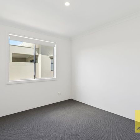 Recently Refreshed 3x2 Townhome in Prime Morley Location! - Photo 2