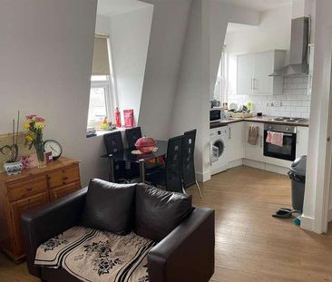 Cranbrook Road, Gants Hill, IG2 - Photo 2