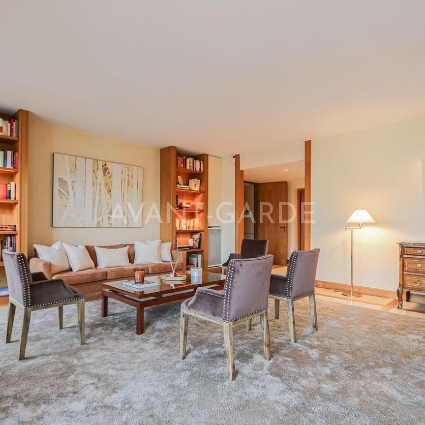 Appartement • La Plaine des Sablons - Photo 1