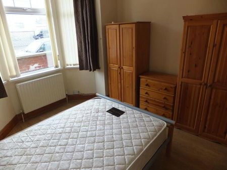 Flat 1, 10 Lower Windsor Avenue, Belfast, BT9 7DW - Photo 4