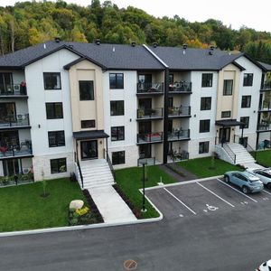 Logement 4 1/2 neuf à louer à Sainte-Agathe-des-monts - Photo 2