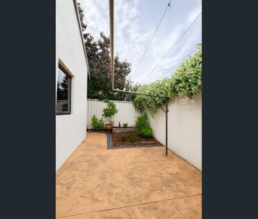 PRESTIGE LOCATION – STYLISH HOME WITH SPACE, SECURITY & CLASS - Photo 6