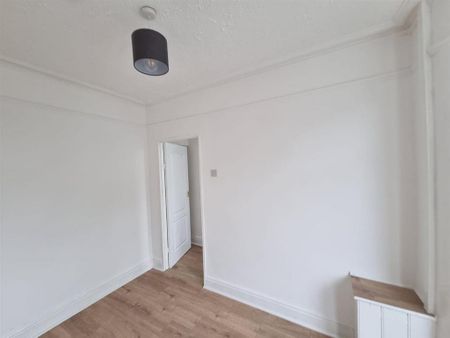 2 bedroom property to rent - Photo 4