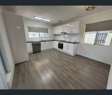 Unit 1/26 Killowill Ave, Paradise Point, Qld 4216 - Photo 4