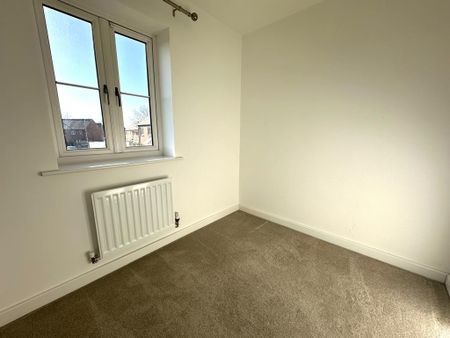 4 bedroom detached house to rent - Photo 3