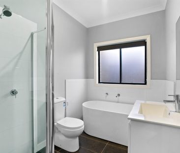 28 Izaac Cct, Jordan Springs, NSW 2747 - Photo 4