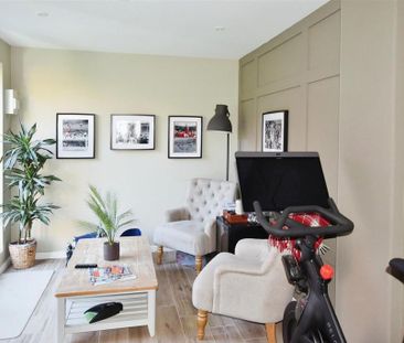 4 bedroom detached house to rent - Photo 1