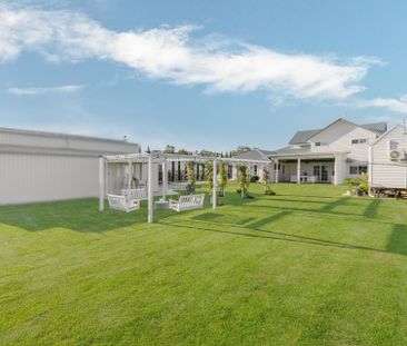 A Home of Distinction - Where Elegance Meets Everyday Life - Photo 6