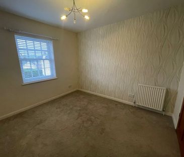 Chobham Road, Knaphill, Woking, Surrey, GU21 2SU - Photo 3