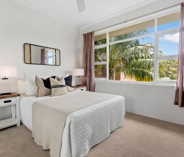 Light & bright stylish apartment in prime Balgowlah location - Photo 3