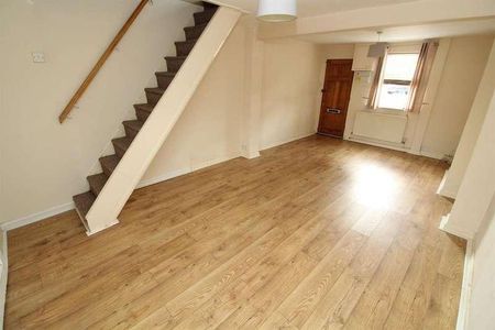 Caldecote Street, Newport Pagnell, MK16 - Photo 2