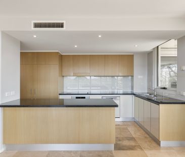 Water View Penthouse! - Photo 5