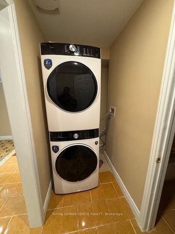 For Lease - 5 Scarboro Avenue Unit# Lower, Toronto, Ontario - Photo 2