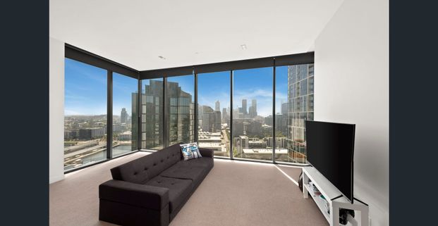 Luxury apartment with excellent bay view in highly desirable location! - Photo 1