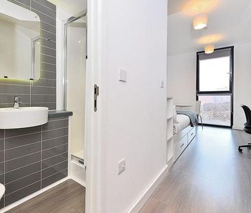 Studio to rent - Photo 6