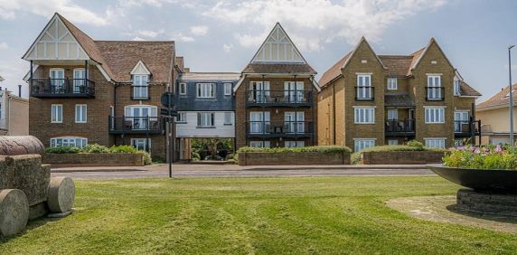 Marine Parade, Tankerton, CT5 2BL, Whitstable - Photo 2