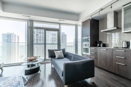 For Lease - 14 York Street Unit# 2004, Toronto, Ontario - Photo 2