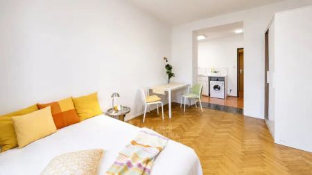 Pronájem bytu 1+kk 25 m - Fotografie 2