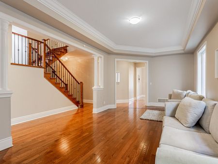 For Lease - 45 Marbrook Street, Richmond Hill, Ontario - Photo 3