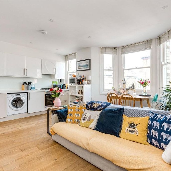 2 bedroom flat to rent - Photo 1