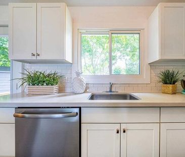 For Lease - 851 Lake Drive, Georgina, Ontario - Photo 3