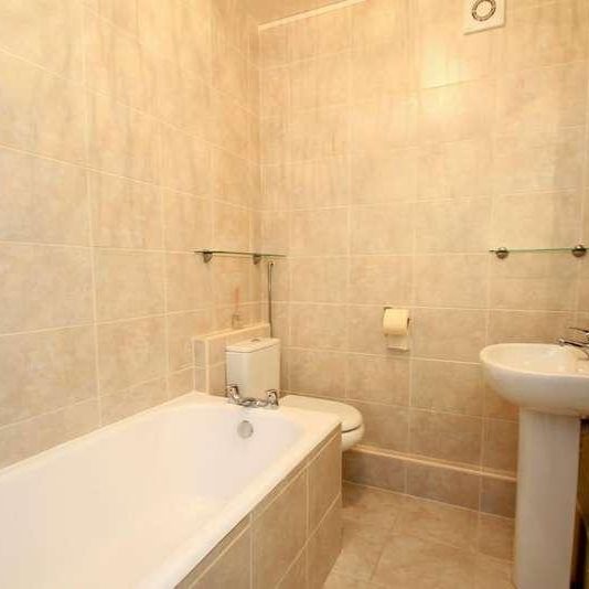 Bedroom T Floor In Guildford, GU2 - Photo 1