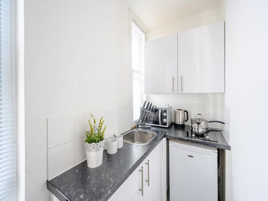 Studio Apartment To Let, Hill Street, Mayfair, W1K - Photo 1