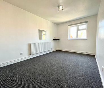 2 Bedroom Flat - Purpose Built To Let - Photo 1