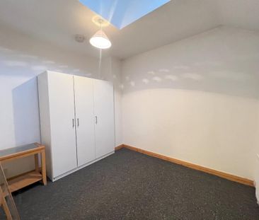 28 Benson Street, Lisburn, BT28 2BG - Photo 3