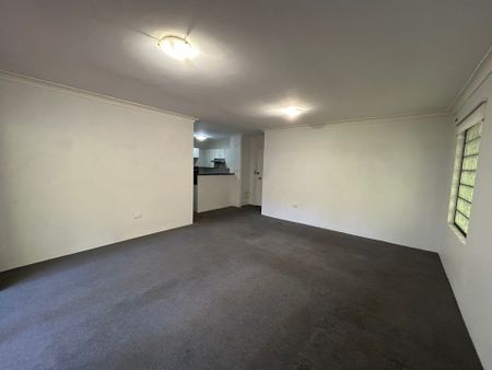 Great size two-bedroom unit in the heart of Riverwood you cannot missed! - Photo 2