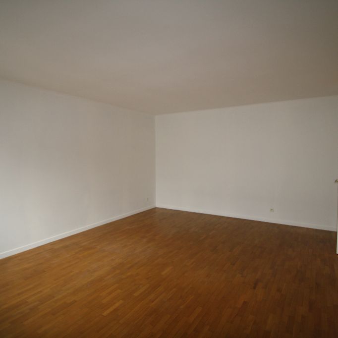 Appartement 2 - PIECES HOUILLES - Centre Ville - Photo 1