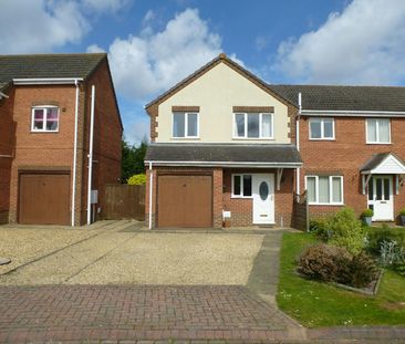 Semi-detached house to rent on - Photo 1