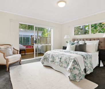 "Spacious Single-Level Property with Sunlit Conservatory - Perfect ... - Photo 6