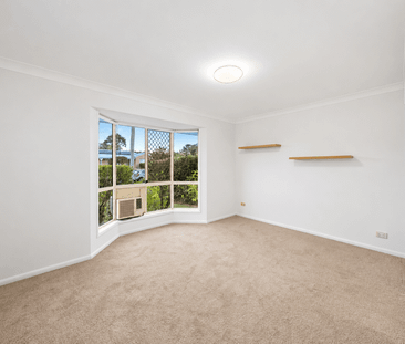 SPACIOUS & FRESHLY UPDATED HOME IN SOUGHT AFTER NORTH RISE ESTATE - Photo 5