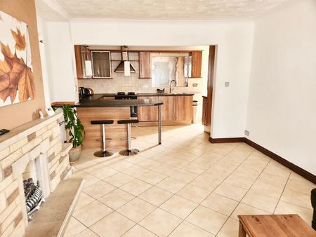 4 Bed Semi-Detached House, Minehead Road, BS4 - Photo 5