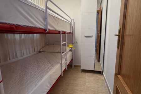 GROUND FLOOR APARTMENT FOR RENT WITH 3 BEDROOMS IN TORREVIEJA- ALICANTE - Foto 2