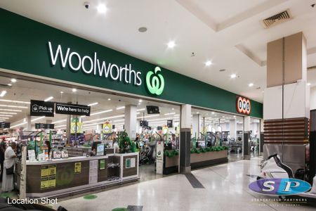 Ground Level, Luxury Living - Photo 4