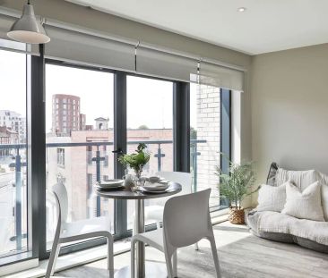 Classic 2 Bed Apartment - Photo 4