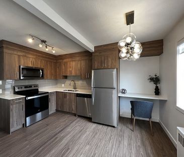 1019 17th Ave SW, Calgary - Photo 4