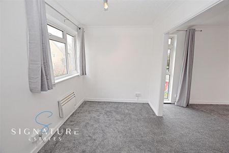 2 bedroom flat to rent - Photo 4