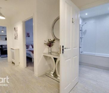 2 bedroom flat to rent - Photo 2