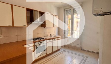 Appartement 5 pièces 106m2 REIMS 1 270 euros - Photo 4