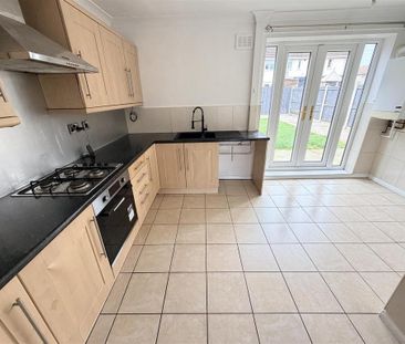 3 bedroom terraced house to rent - Photo 5