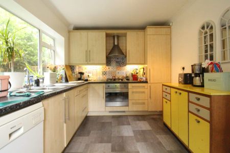 Hillbrow Road, Bromley, Bromley, BR1 4JL - Photo 2