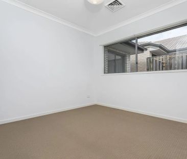 Modern, Low-Maintenance Living in a Prime North Lakes Location - Photo 3