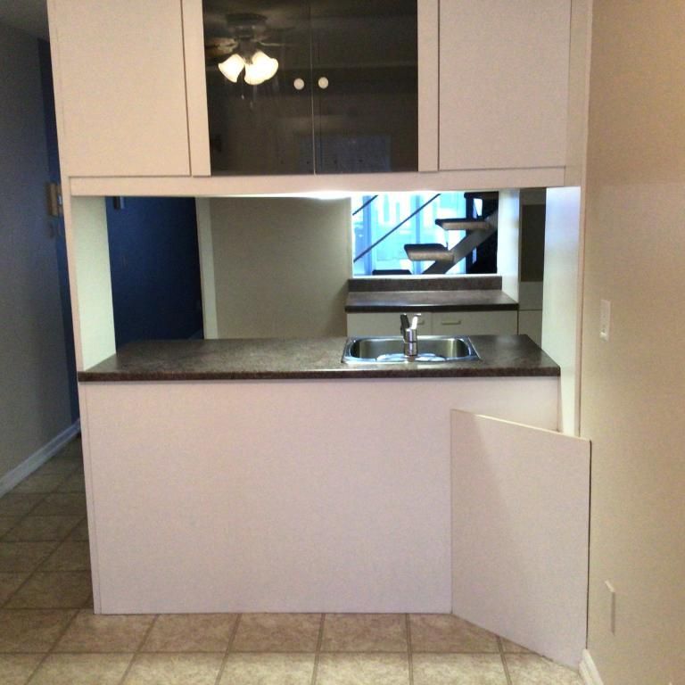 Logement grand 3 1/2 avec 2 salle eau sur 2 étage près du parc victoria et lac Boivin - Photo 1