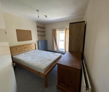 6 bedroom house to rent - Photo 2