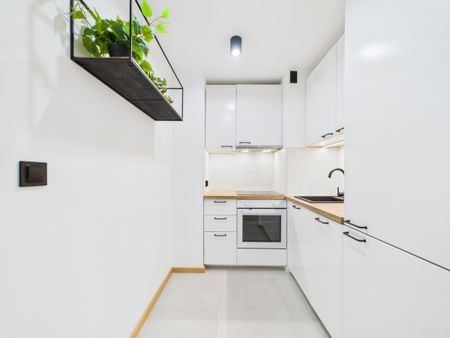 Po remoncie, z widokiem na zieleń - Os. Strusia - Photo 5