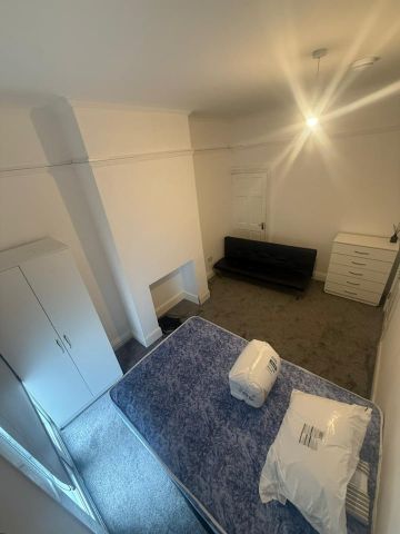 5 Bed Terraced House, Pershore Road, B29 - Photo 3